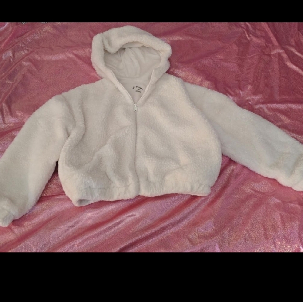 Art Class brand from Target,girls cozy zip up jacket with pockets!